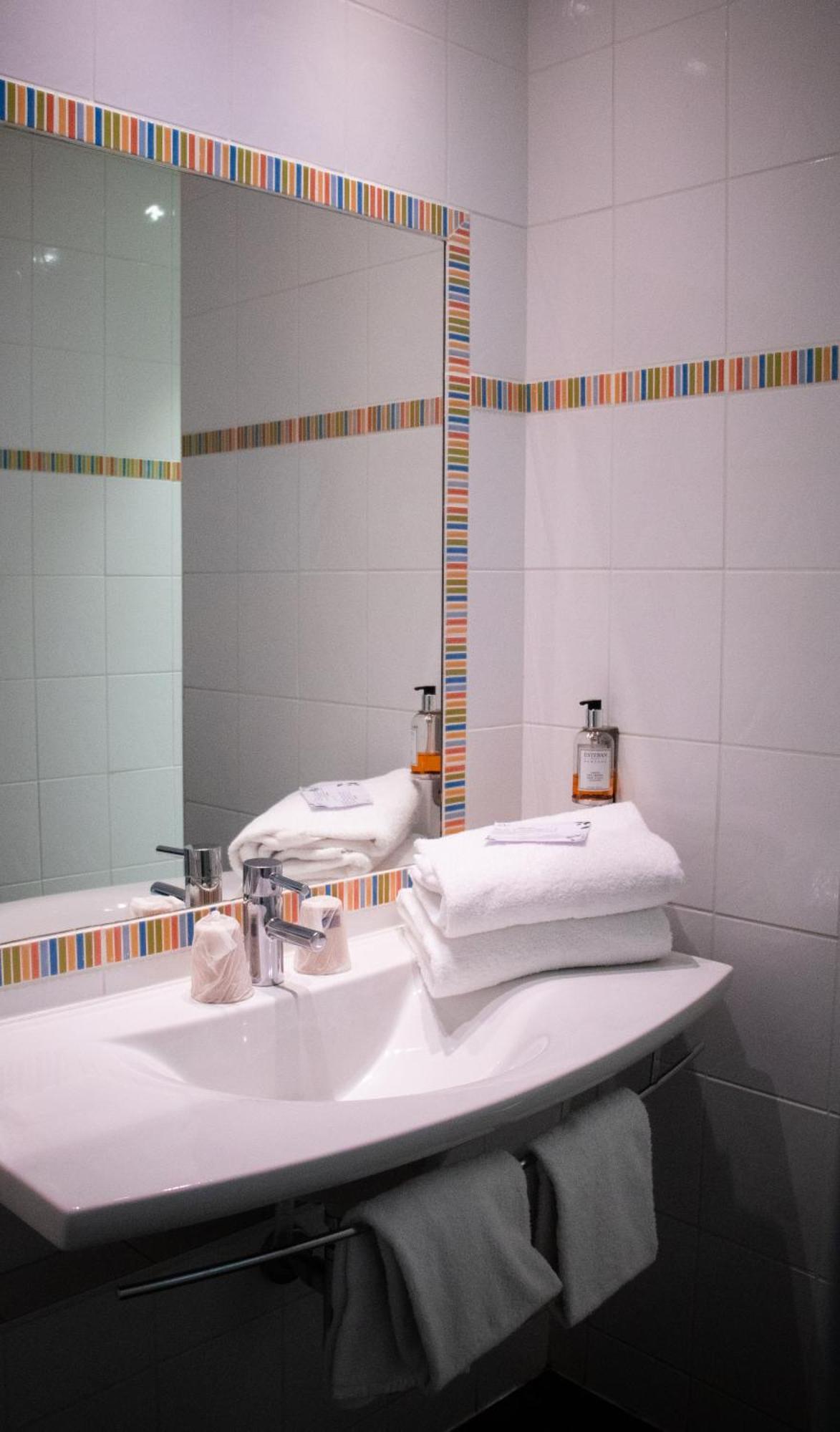 Le Dracy Hotel Et Spa Esterno foto