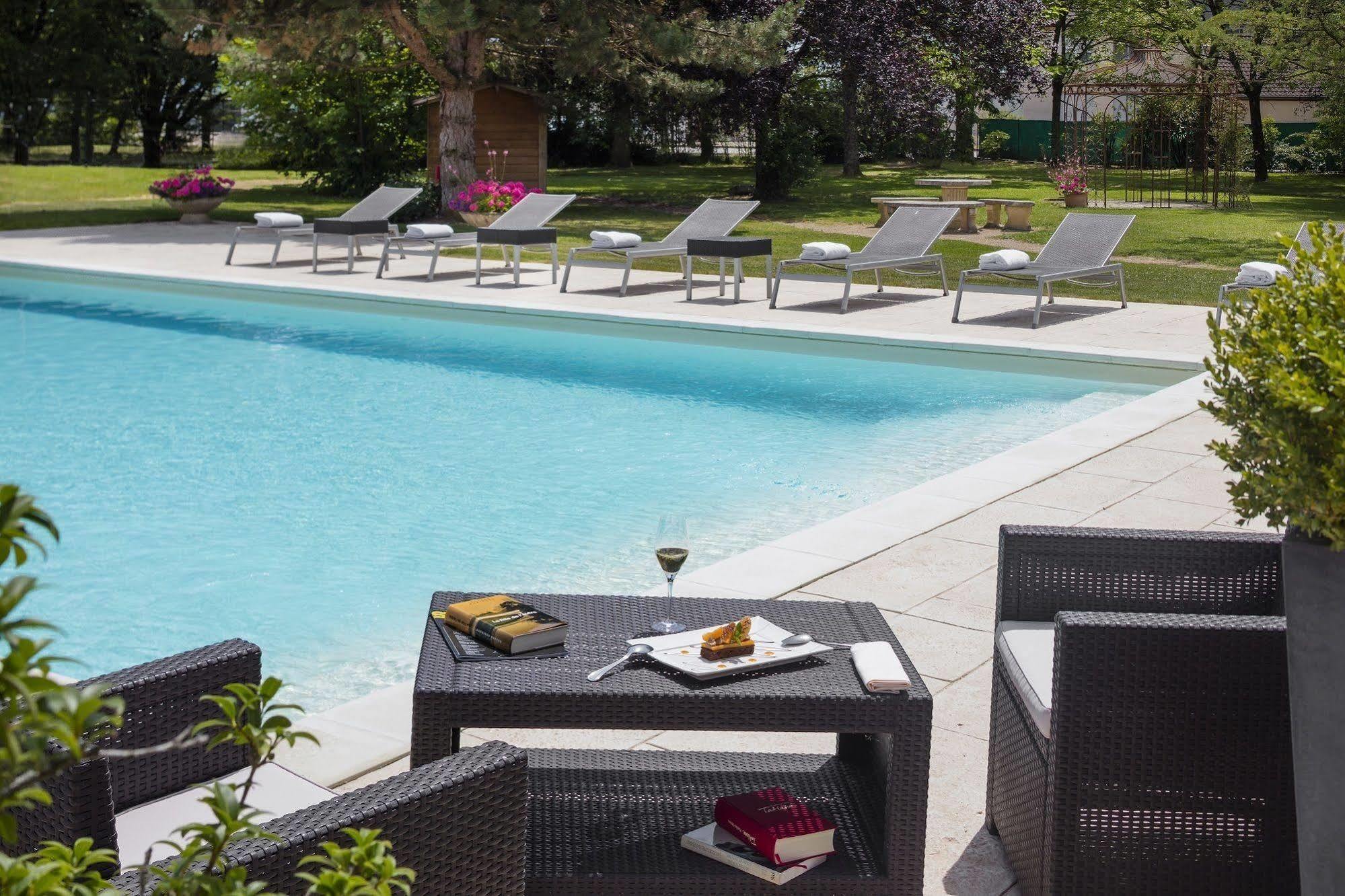 Le Dracy Hotel Et Spa Esterno foto