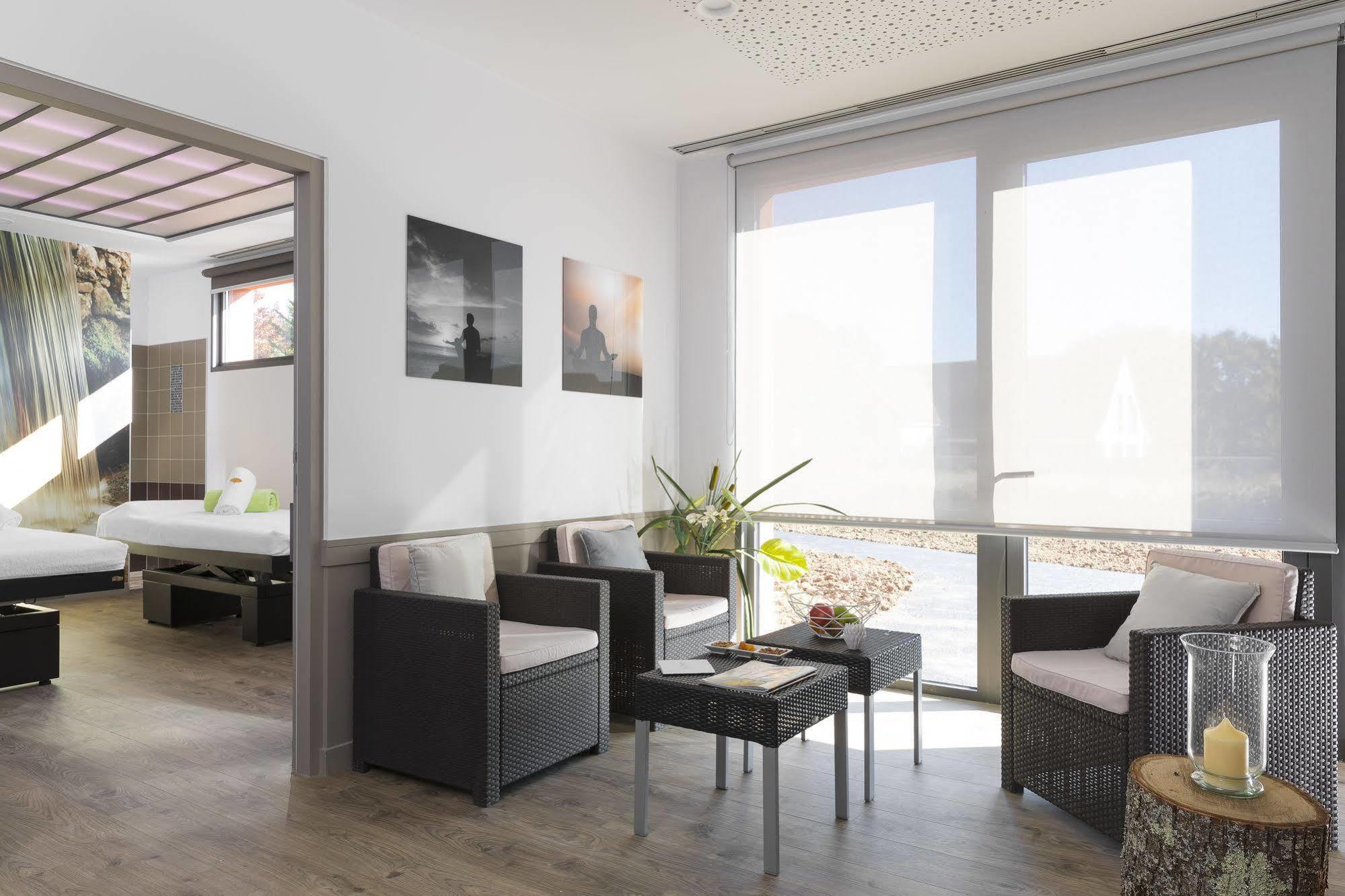 Le Dracy Hotel Et Spa Esterno foto